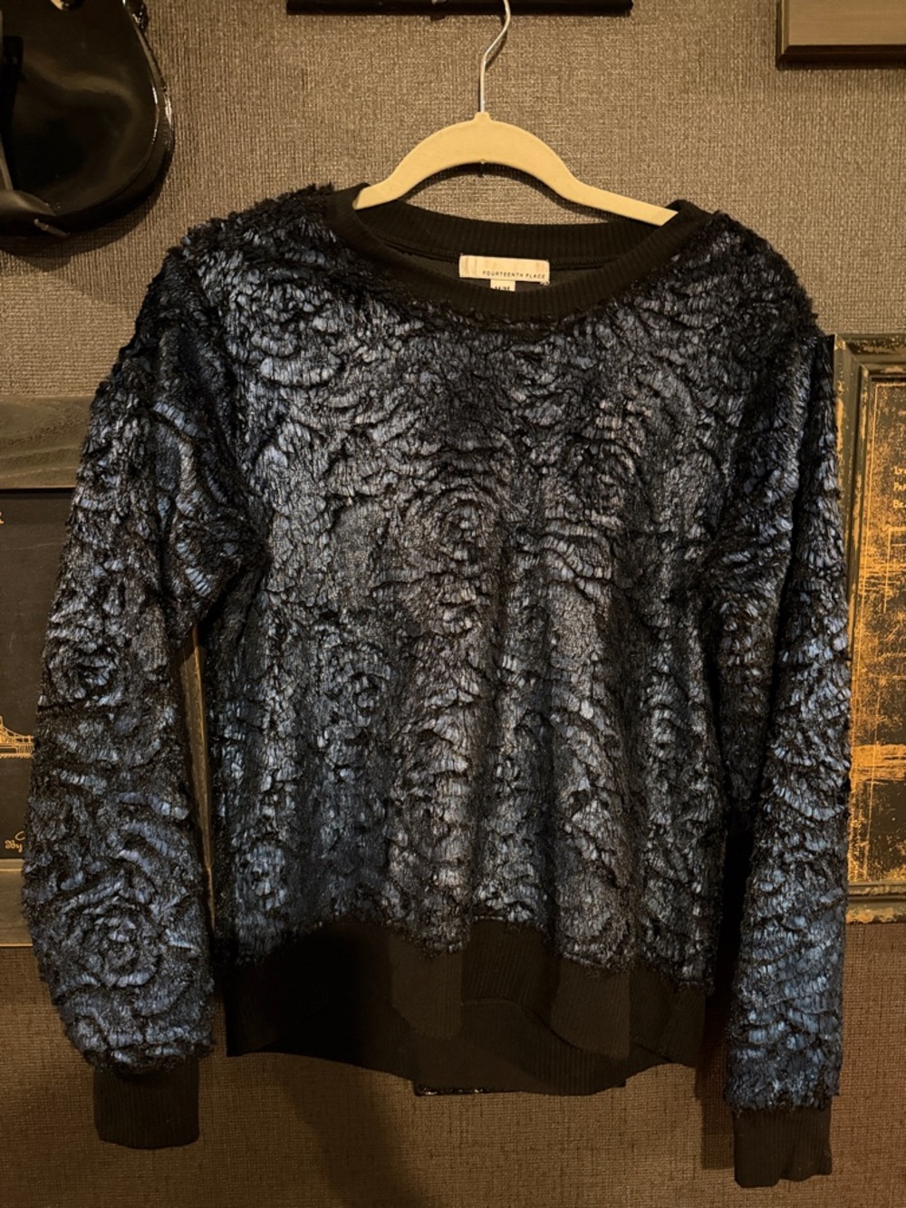 Textured Faux-Fur Crewneck Sweatshirt - Navy